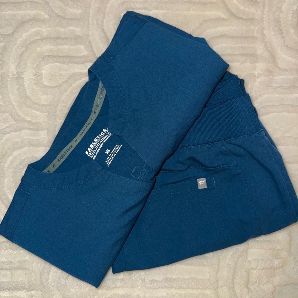 Fabletics Caribbean Blue Scrub Set - XL Top & L Bottom